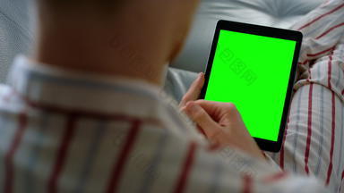 商人刷模型平板电脑首页特写镜头绿色屏幕模板设备